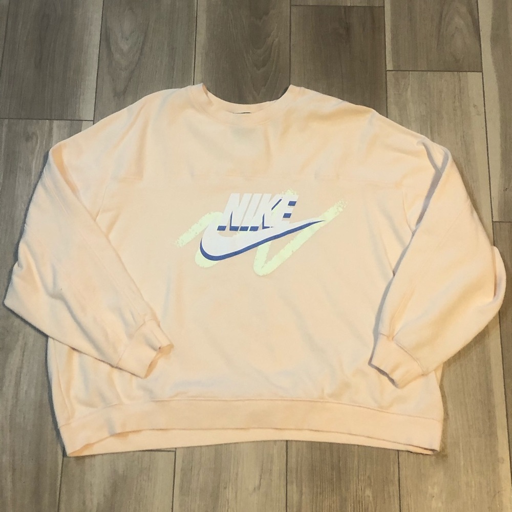 EUC Nike vintage crew neck pastel sweatshirts